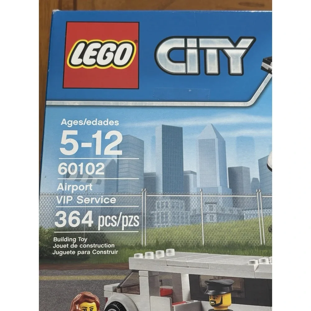 LEGO‎ City 60102 Airport VIP Service New Factory Sealed 5-12 364pcs Retired